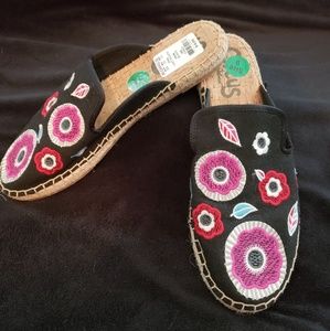 Colorful Embroidered Mule Slides